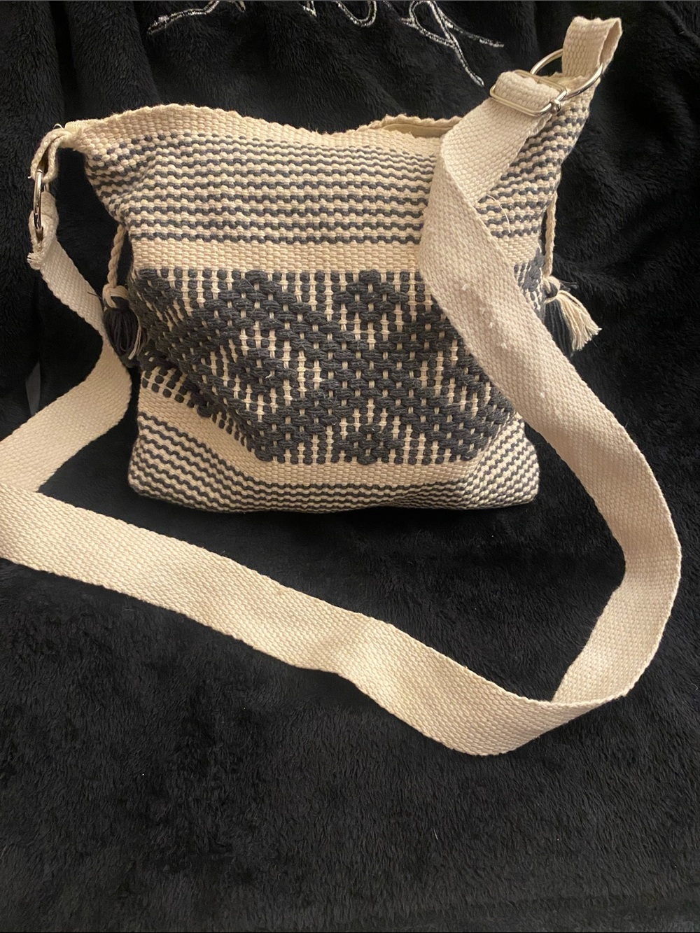 Woven Crossbody Bag - grey & Cream
